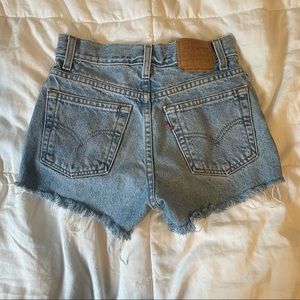 vintage levi’s 550 cut off shorts